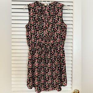 GAP floral print dress. Size: M.